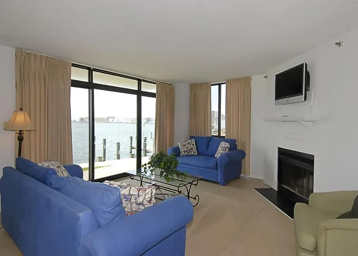 Pointe On The Bay