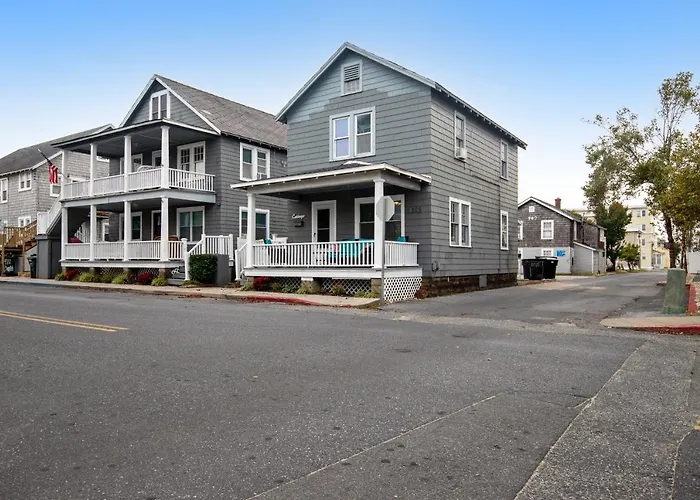 The Shore Cottage & Porch Life