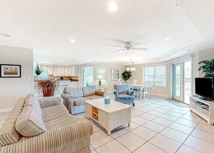 4100 Coastal #102