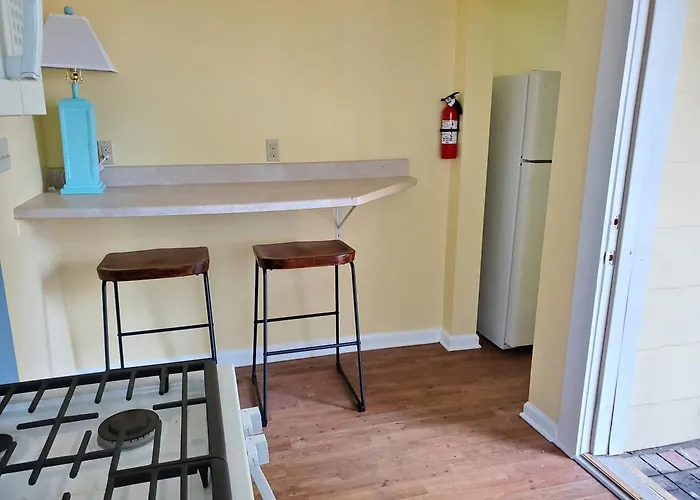208 Cottage 5 Yellow 1St Unit