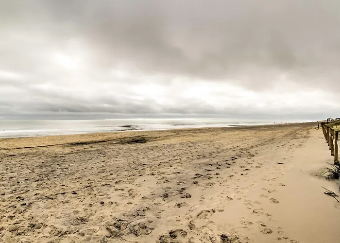 Central Ocean City Condo With Balcony And Ocean Views!