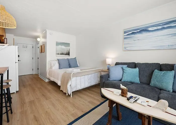 Updated Charming Studio,Steps To Beach,Outdoor Pool