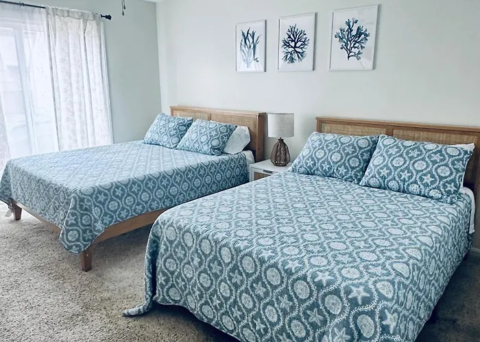 Cozy Home Walking Distance From Beach With Private Patio
