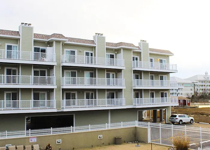 Luc 2Bed Bayside Condo