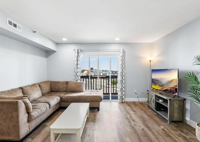 Breezy Point 302