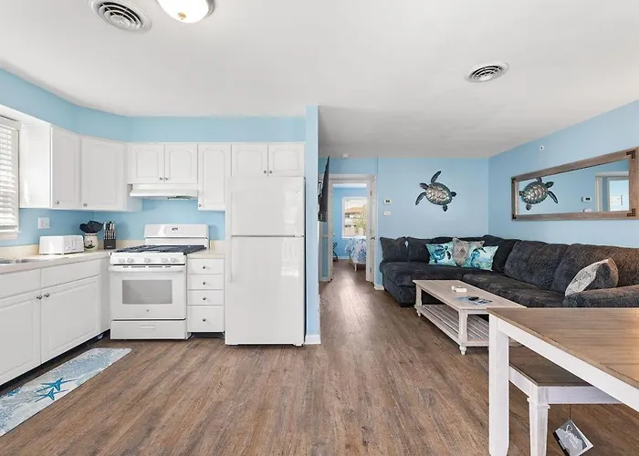 The Barracuda 3 Steps To The Beach 2Br Sleeps 6