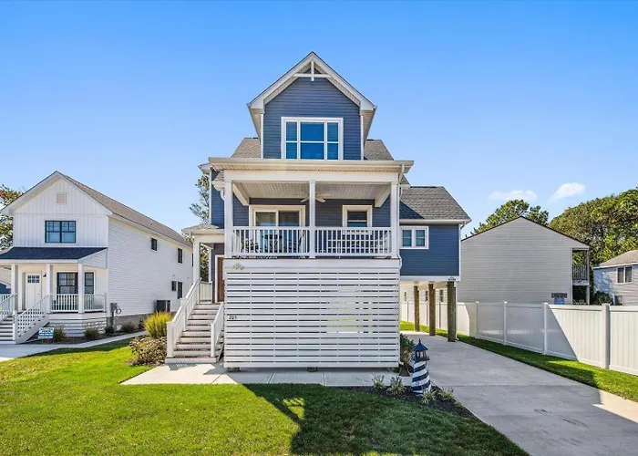 Bayside Bliss 205