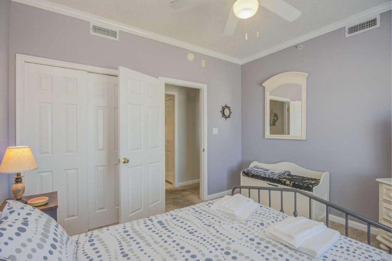Apartment Whispering Sands 301