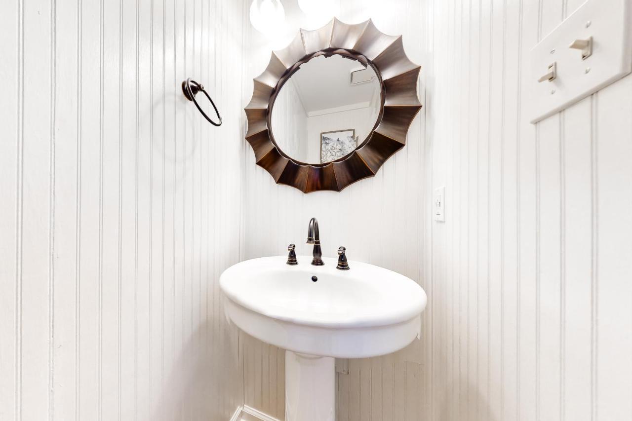 Bayfront Beauty At Mallard Landing Holiday home