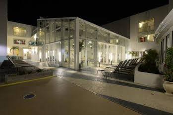 Hotel Courtyard By Marriott Ocean Oceanfront