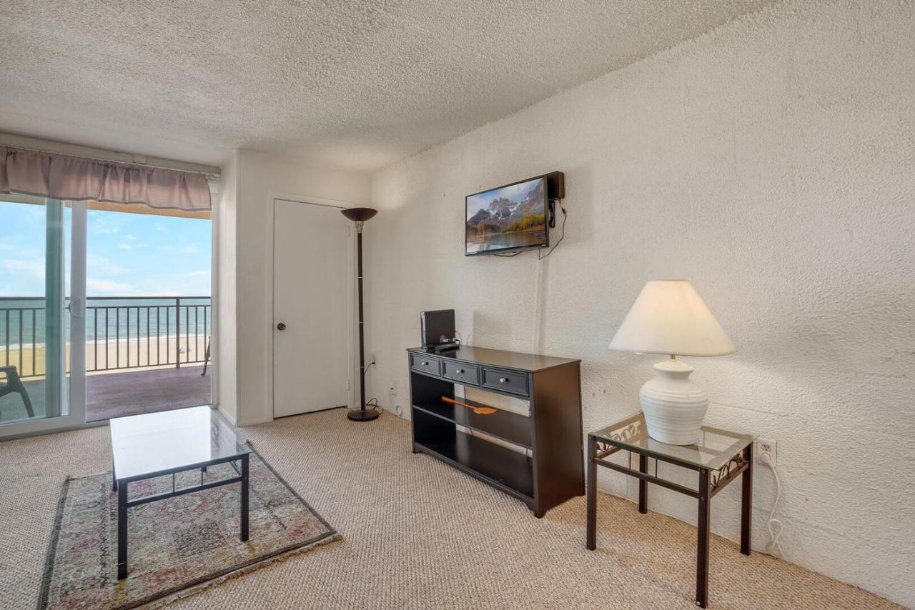 Polynesian 502 Apartment
