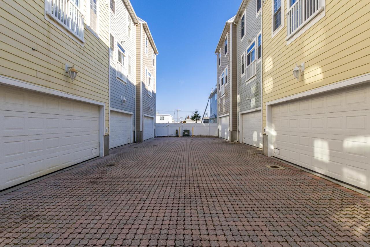 Saint Louis Ave, Unit D