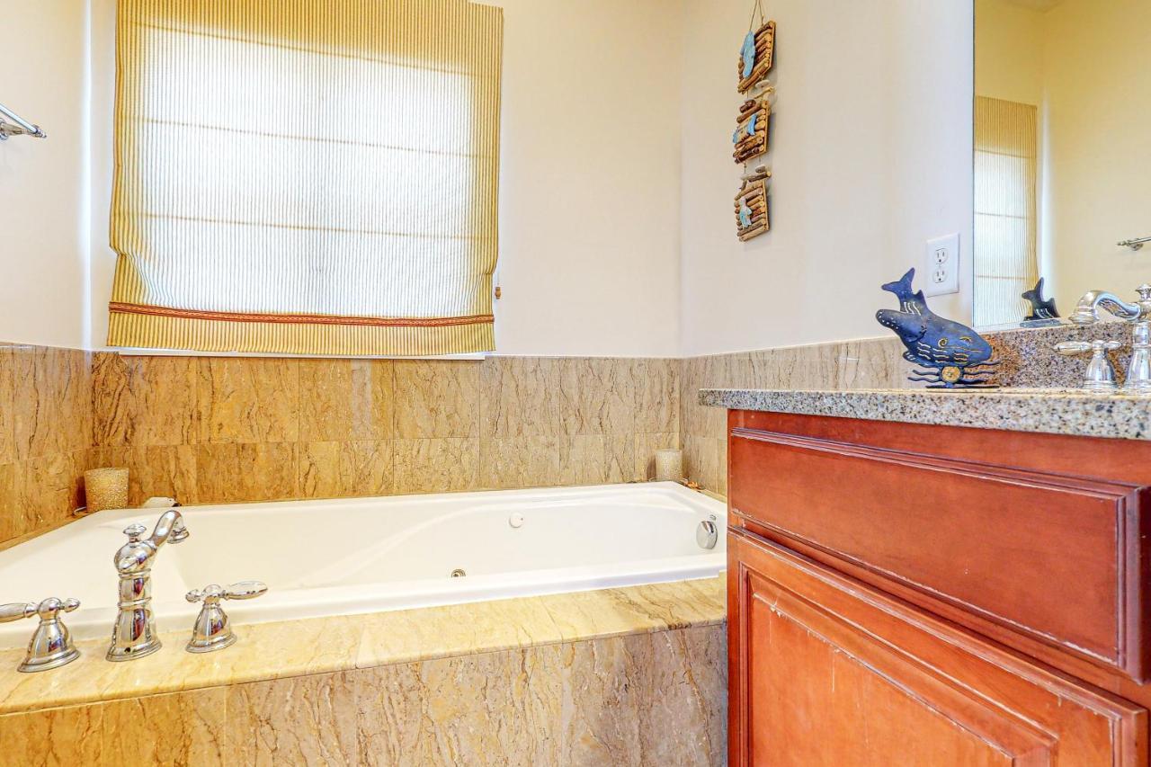 Saint Louis Ave, Unit D Holiday home *