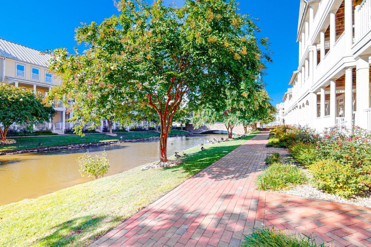 Sunset Island - 15 Canal Side Mews *