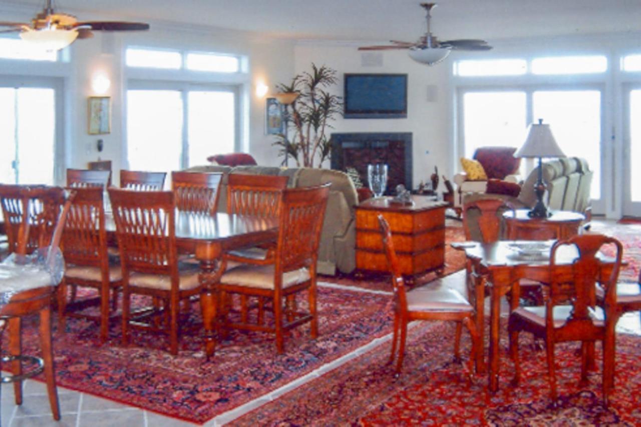 Sharkfin 401 Apartment *