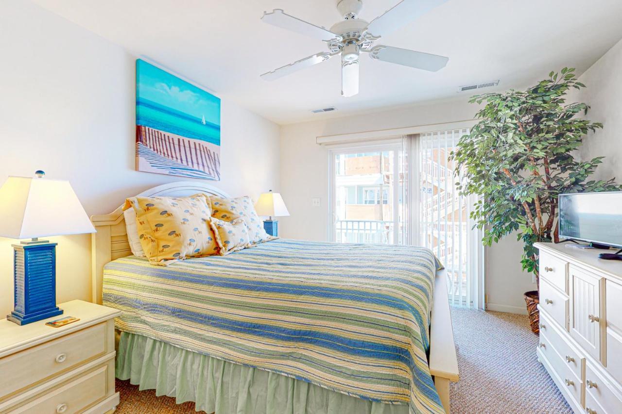Sunset Island - 15 Canal Side Mews Ocean City