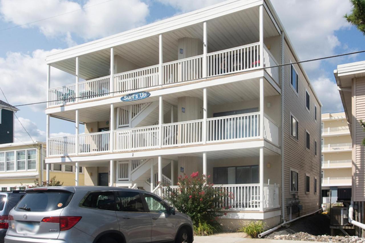 Apartment Surfs Up 301