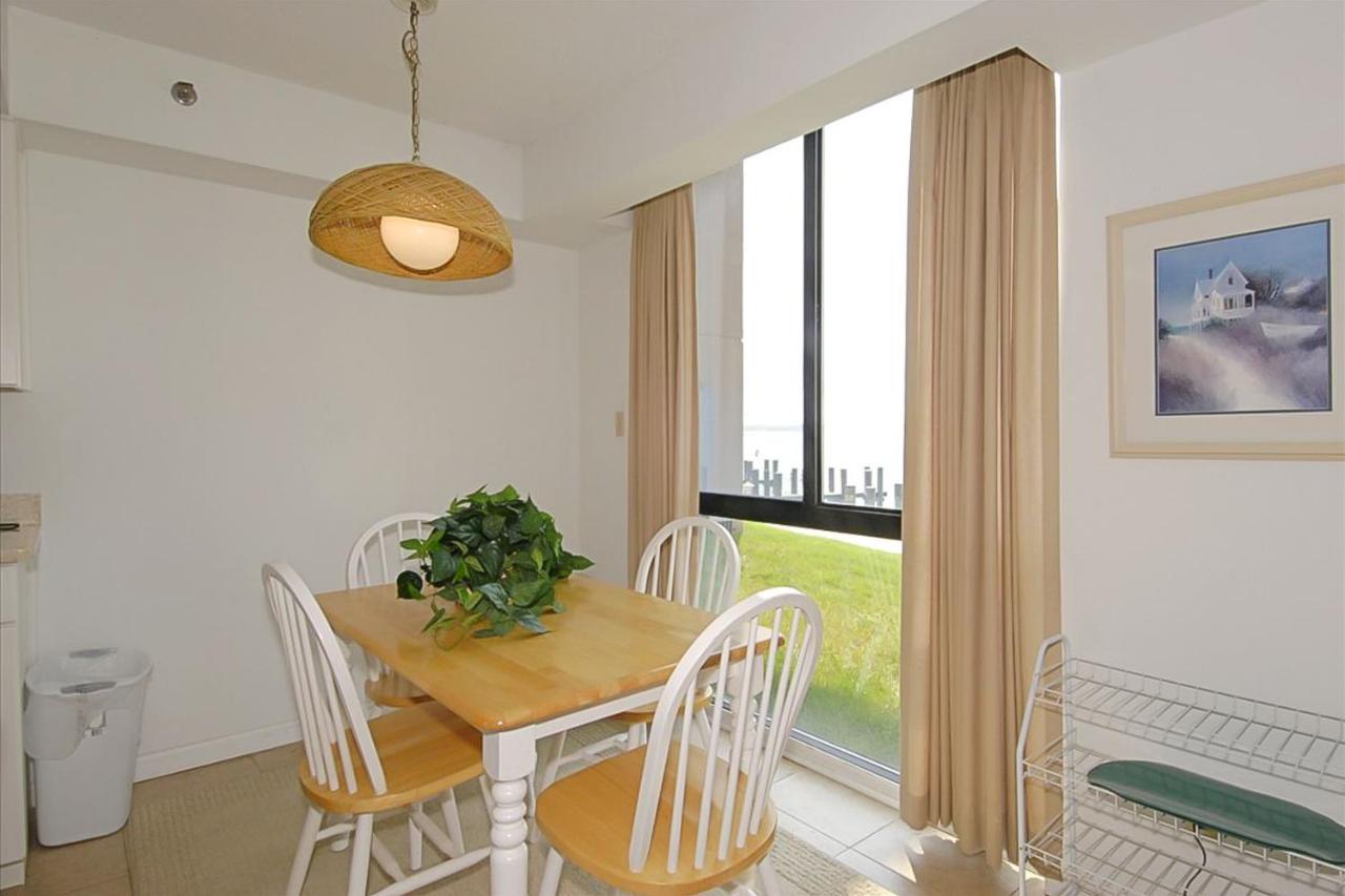 Pointe On The Bay Apartment