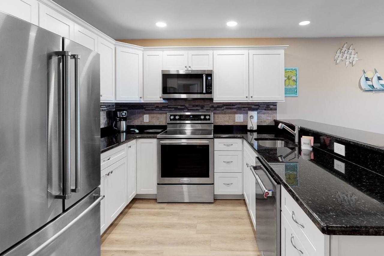 Harbour Club Apartment *
