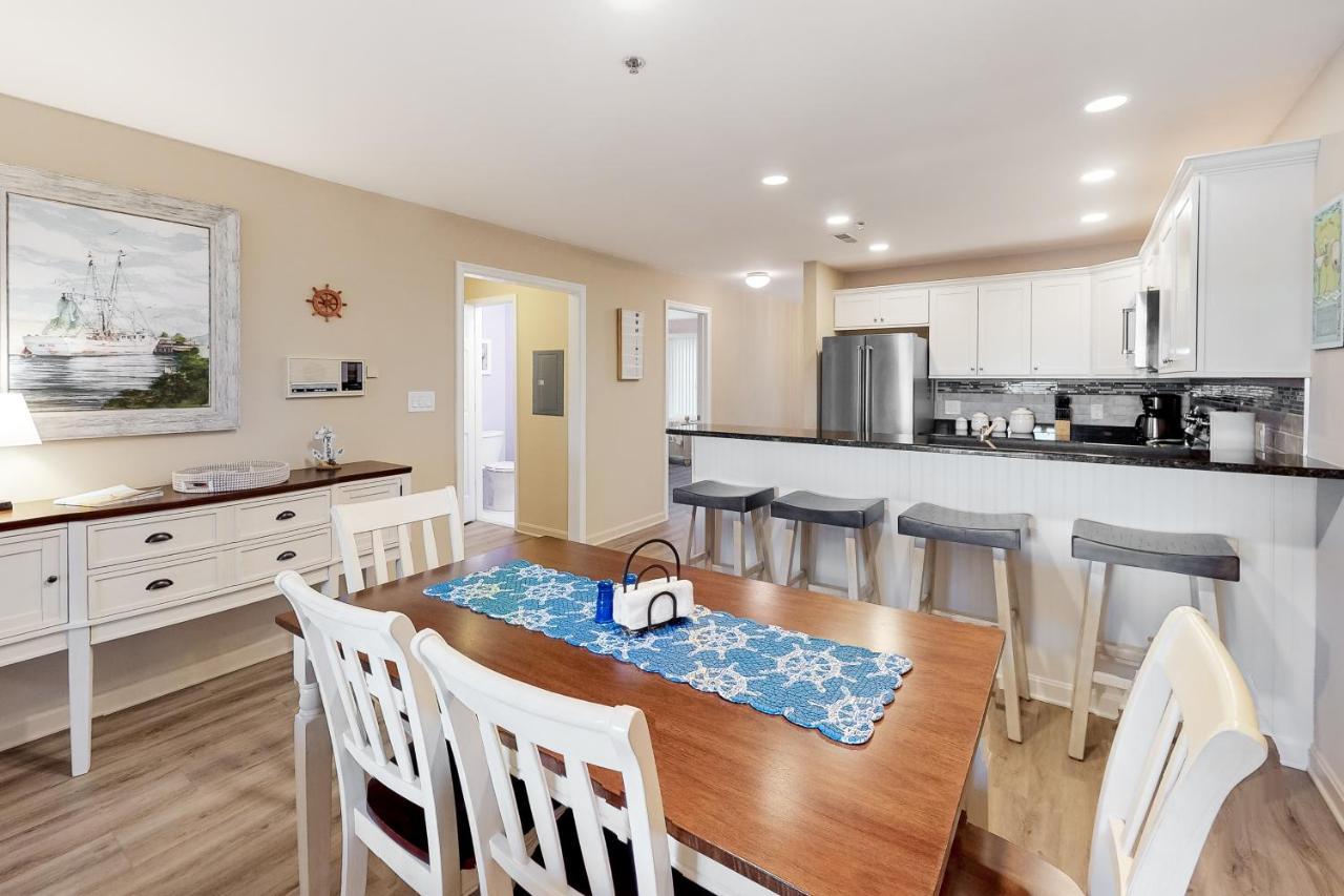 Harbour Club Apartment