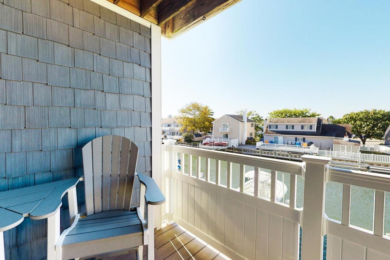 Harbour Club Apartment