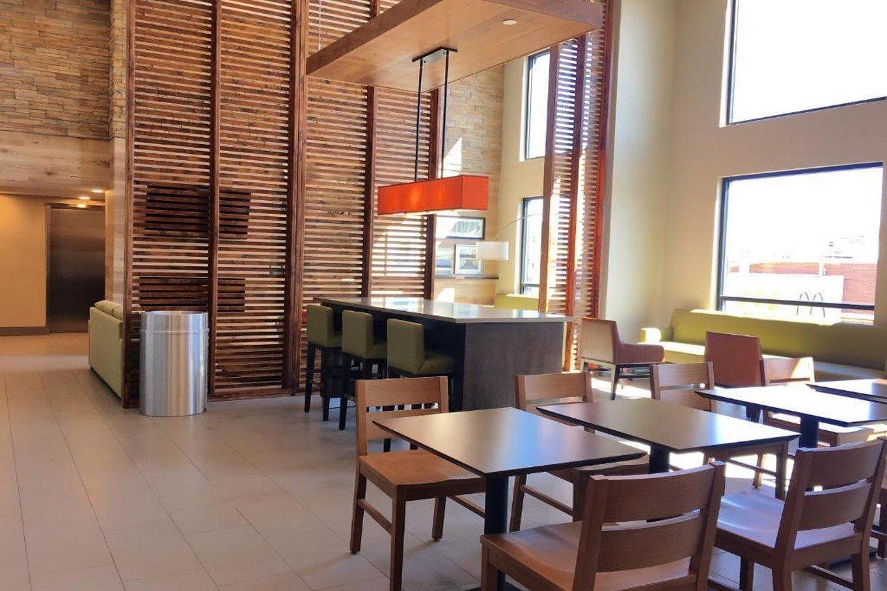 Hotel Country & By Radisson Ocean Ocean City