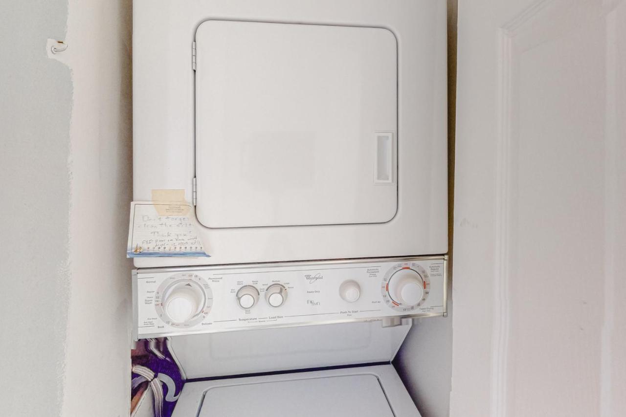 Dollar I 301 Apartment