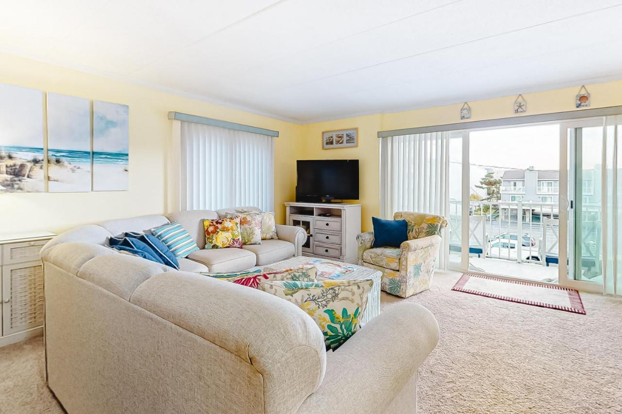 Apartment Surfwood