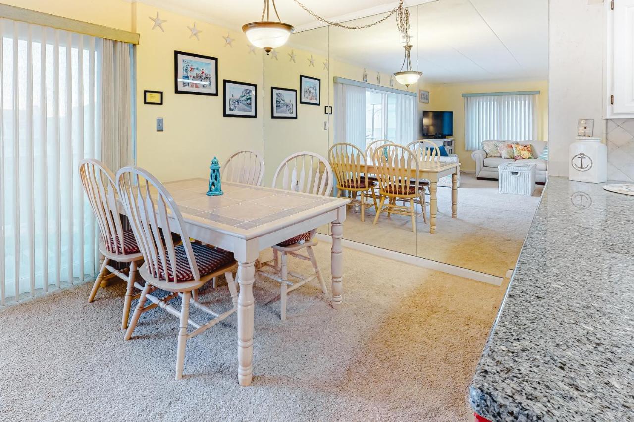 Apartment Surfwood