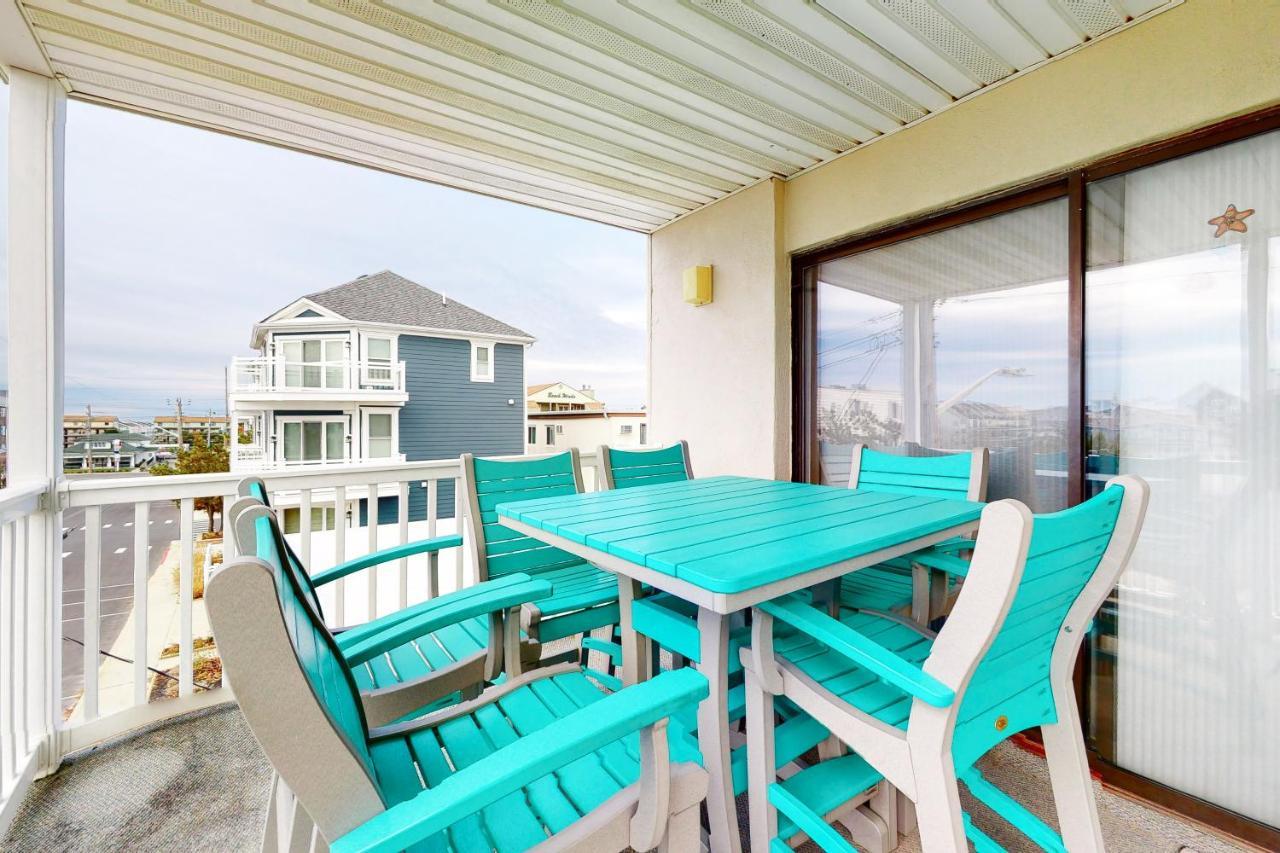 Surfs Up 301 Apartment