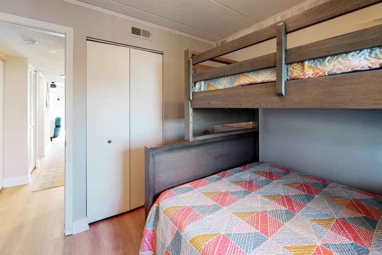 Apartment Silver Shell North 302