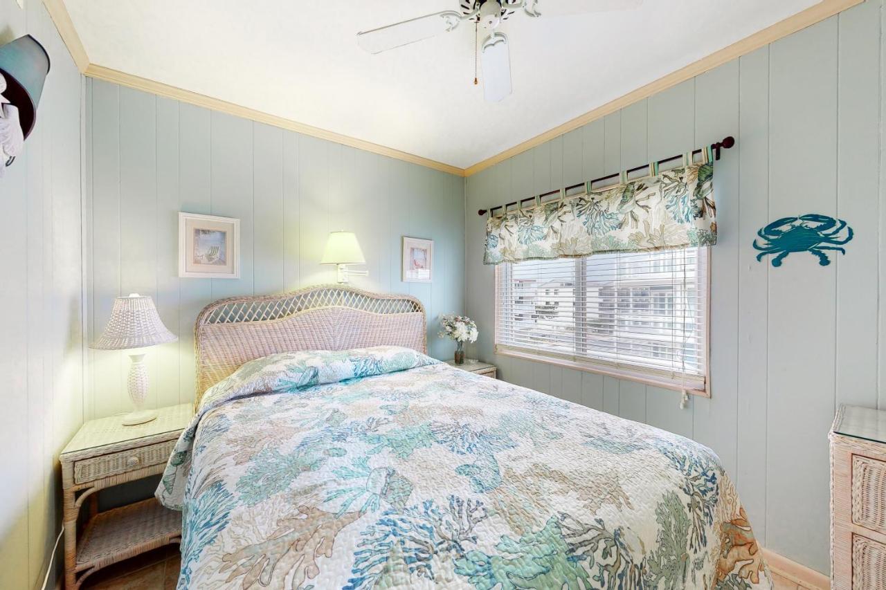 Surfs Up 301 Apartment