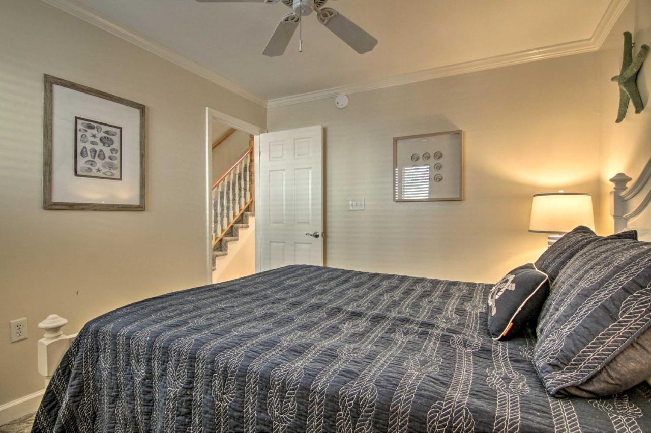 Waterfront Ocean Walk To Beach! Apartment