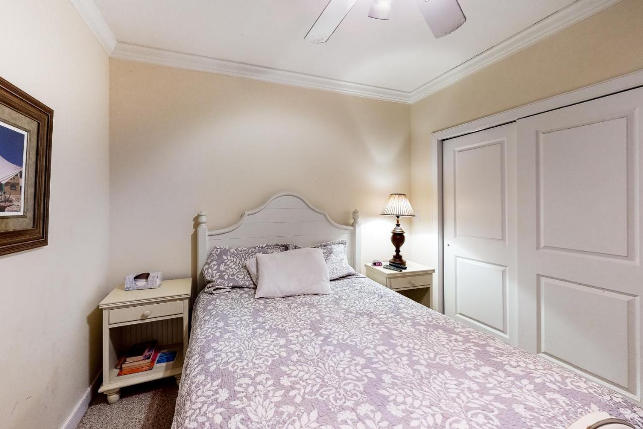 Sharkfin 401 Apartment