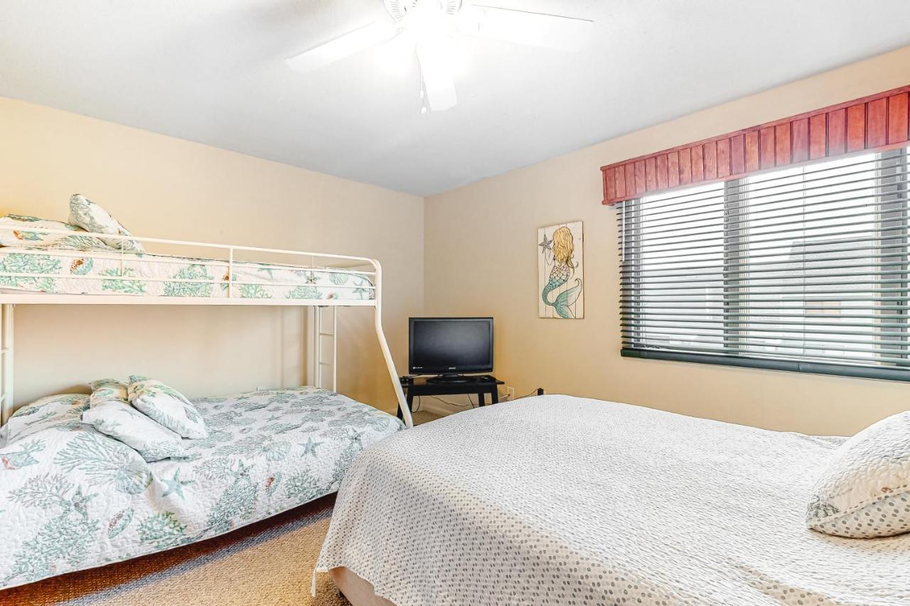 Nassau Village 24 *