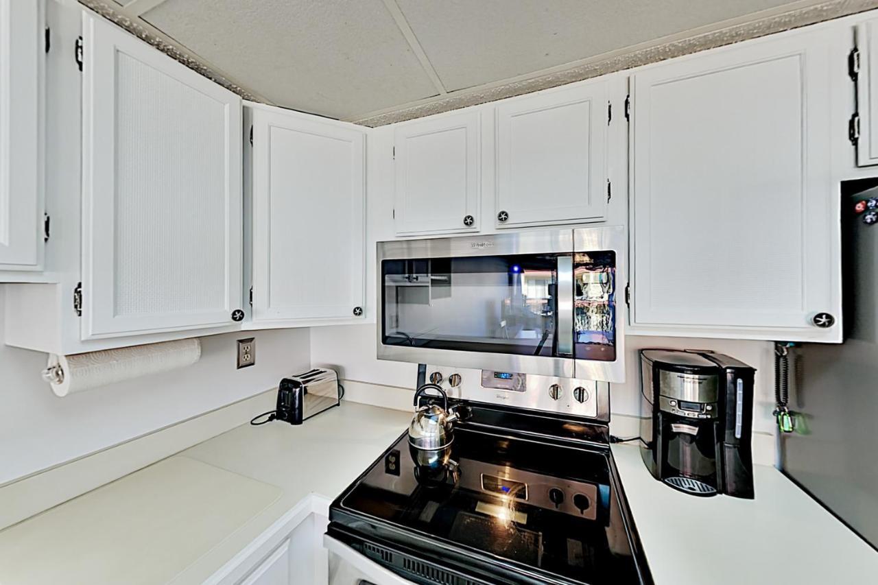 Apartment Surfcaster Unit 401 *