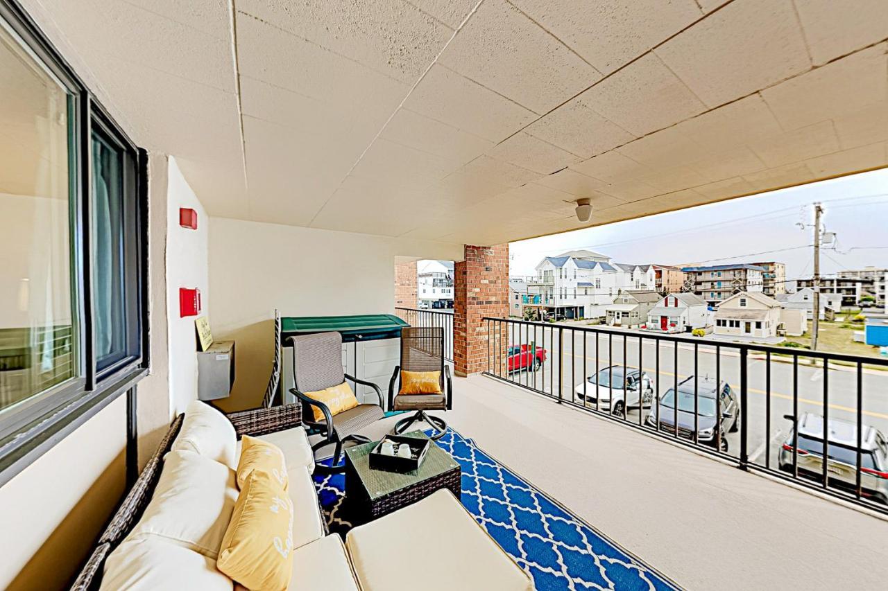 Colonial Unit 202