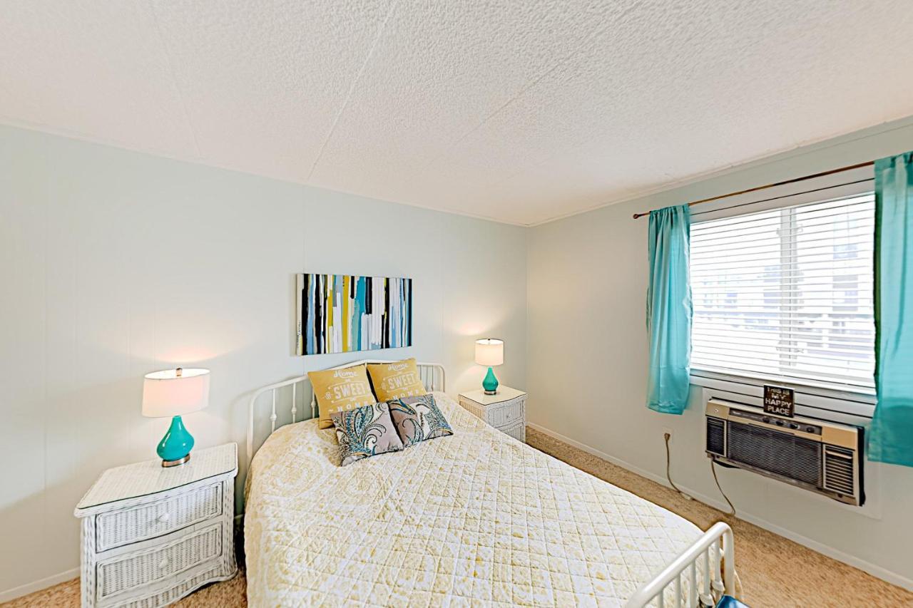 Apartment Colonial Unit 202