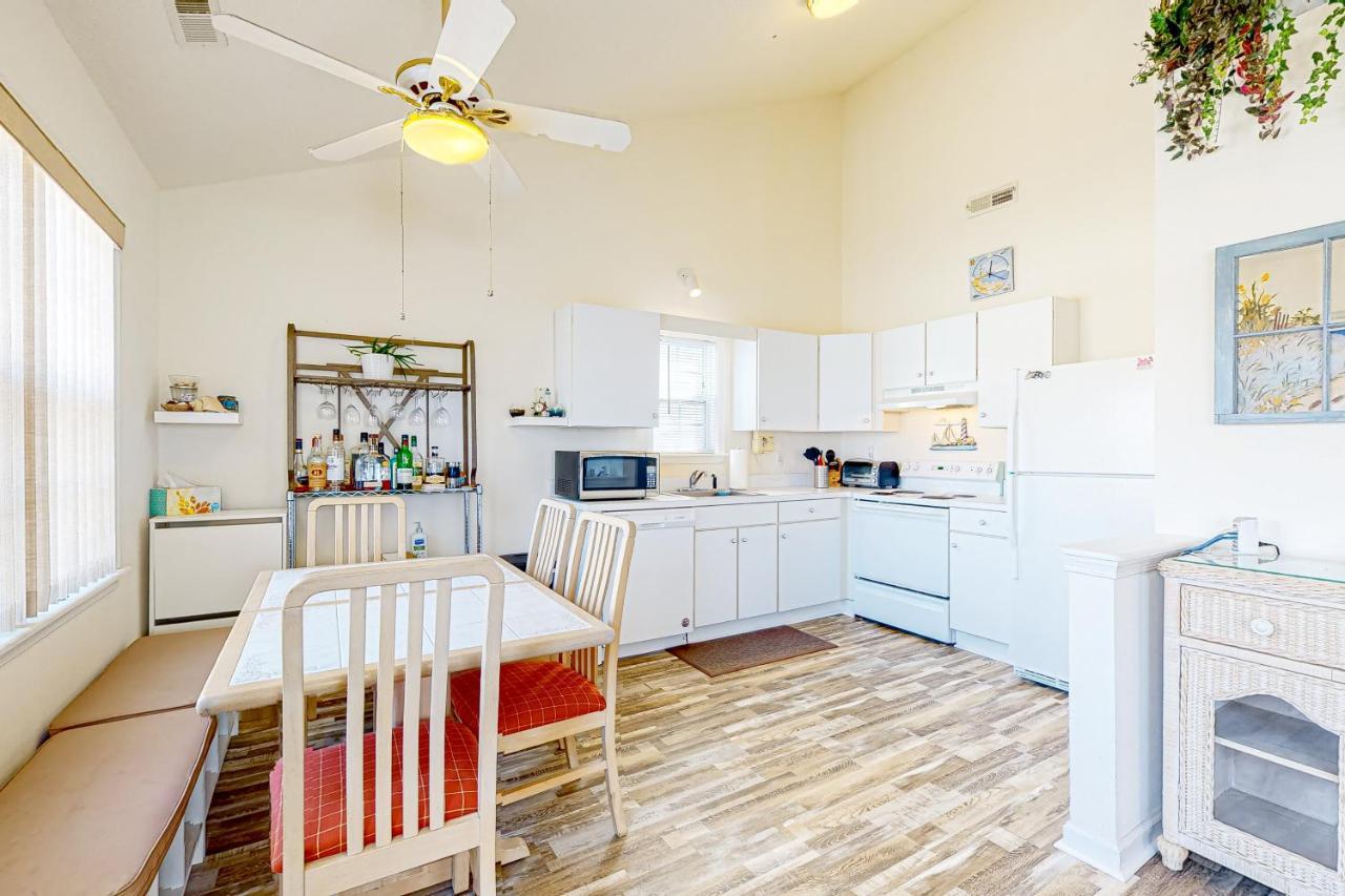 Dolphin Bay I Apartment
