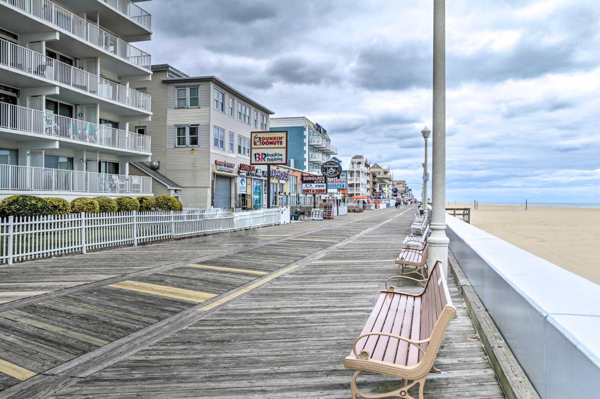 Apartment Chic Oceanfront Less Than Half Mi To Boardwalk! *