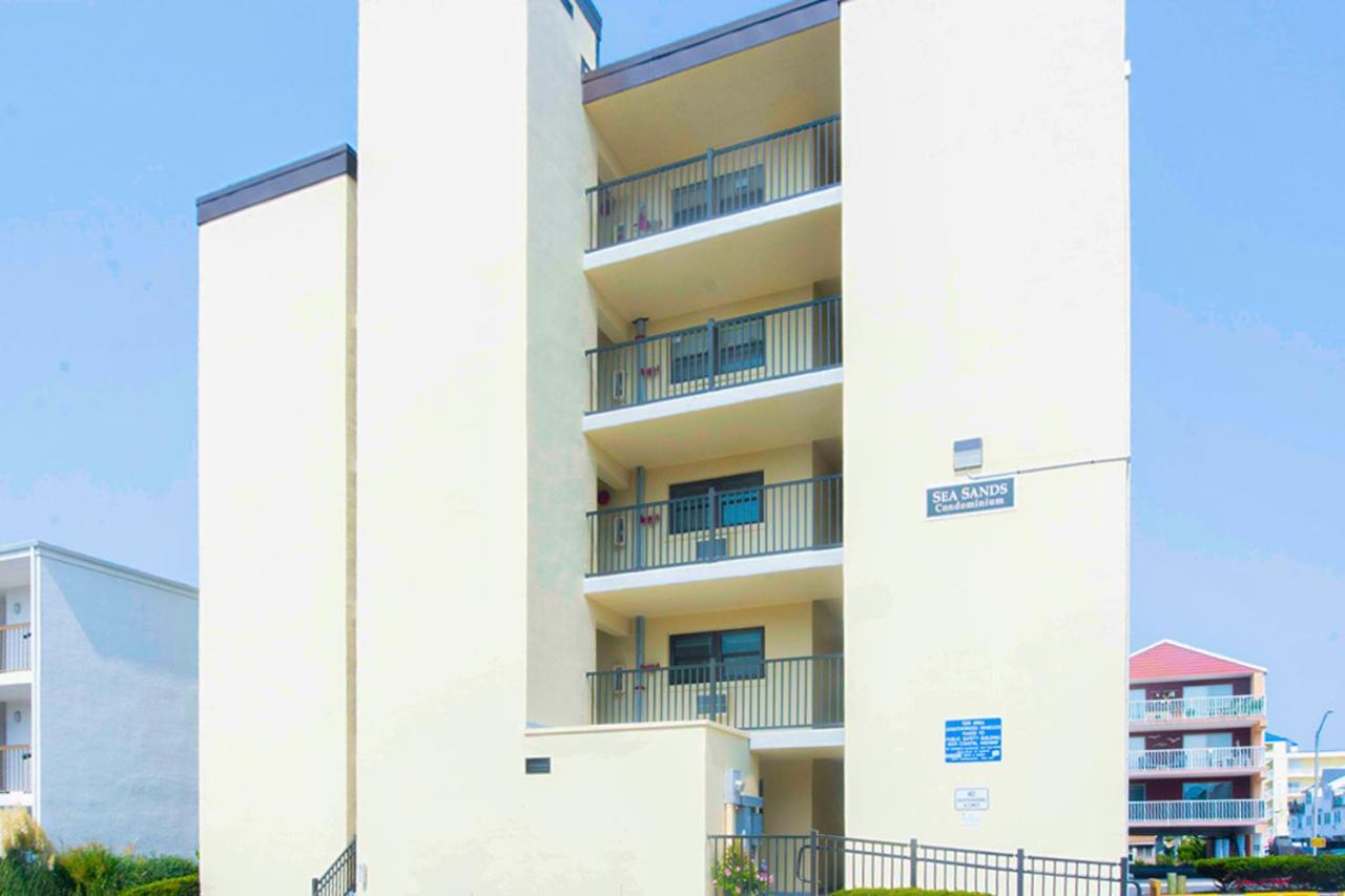 Apartment Sea Sands 101