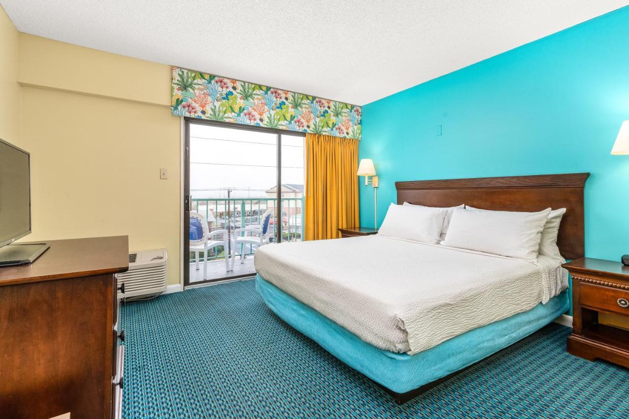 Cayman Hotel 3*