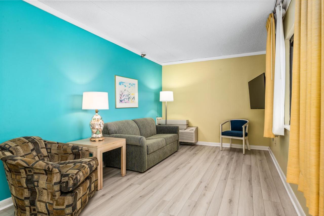 Cayman Hotel 3*