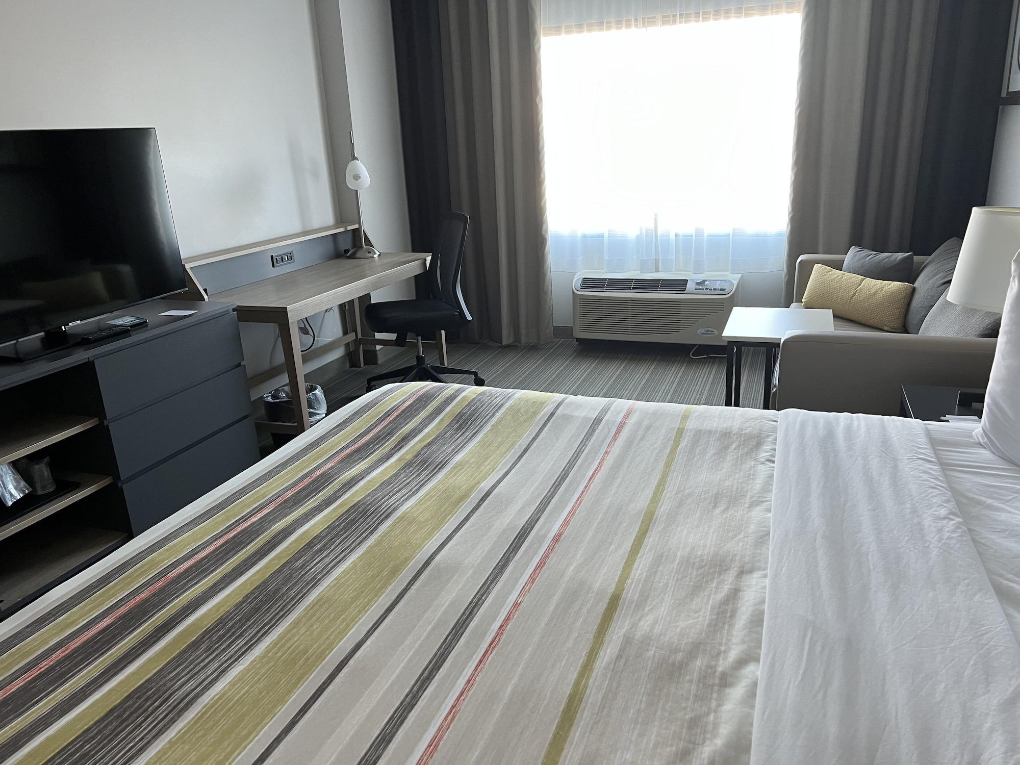 Country & By Radisson Ocean