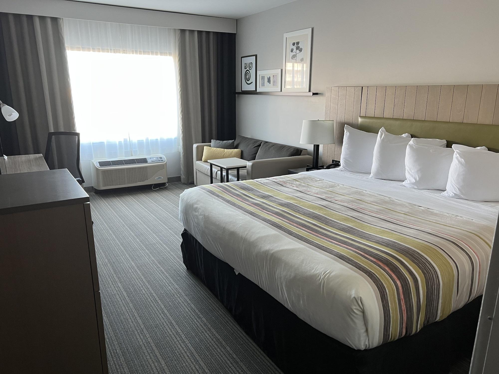 Country & By Radisson Ocean Hotel