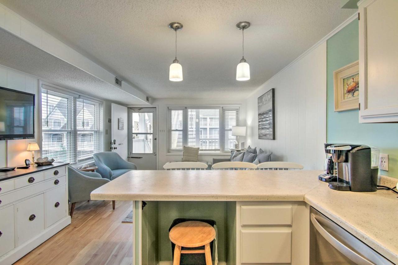 Bright Ocean About Walk To Maryland Beach! Apartment