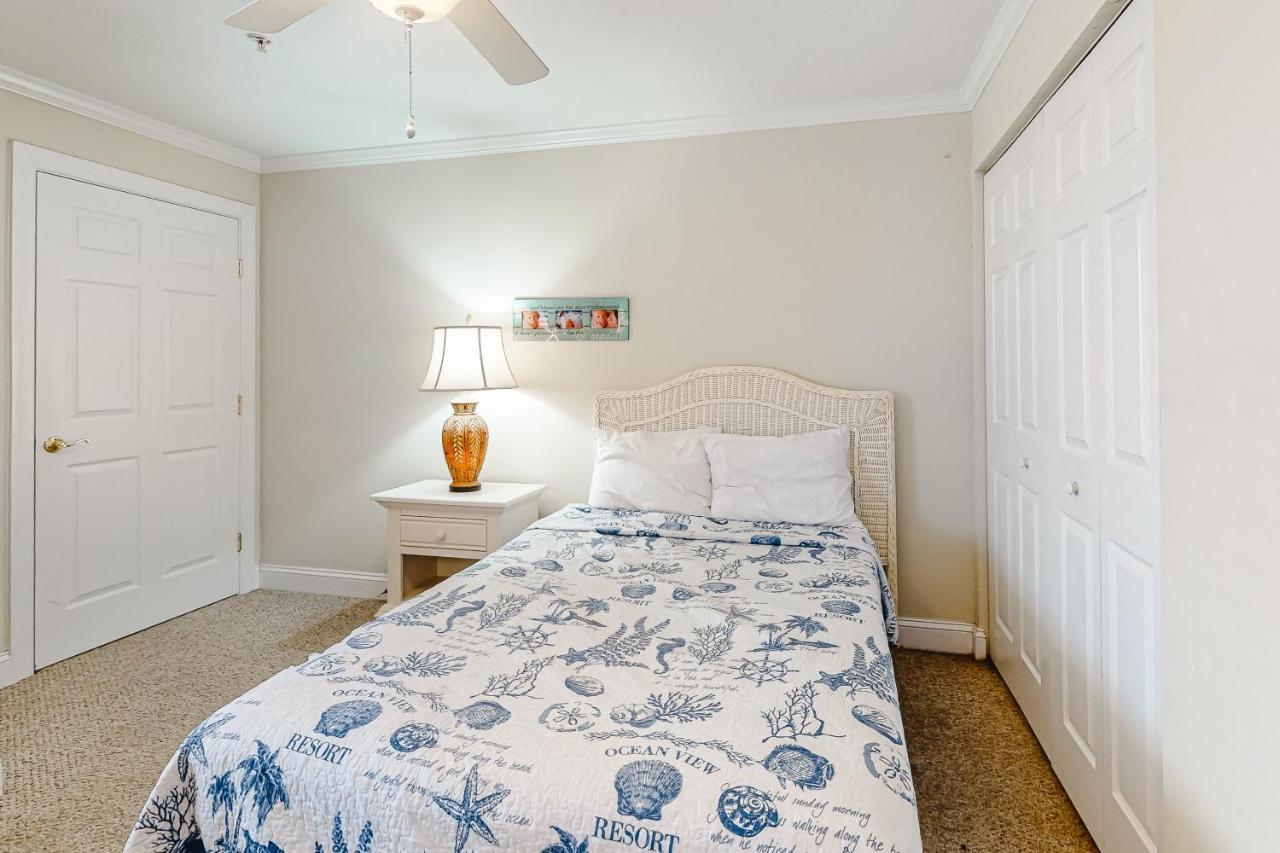 4100 Coastal #102 Apartment *