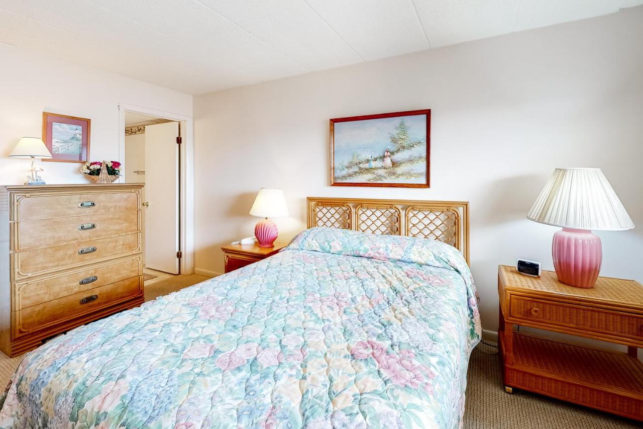 Sunny Sands 401