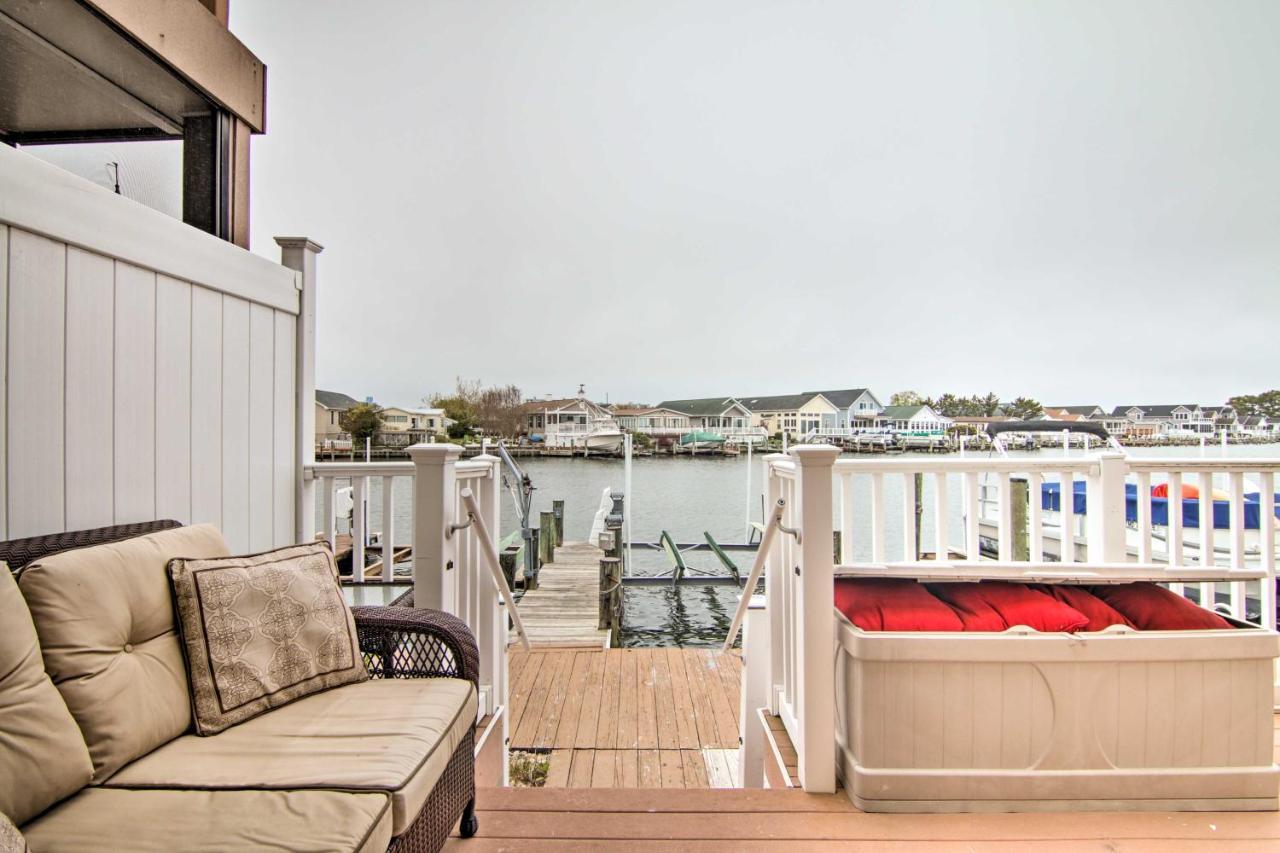Holiday home Canal-front Escape With Dock Walk To Maryland *