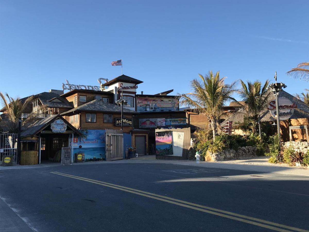 Runaway Bay 76 Holiday home